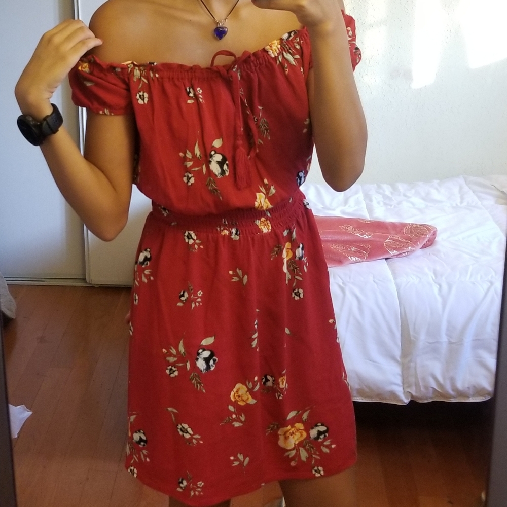 Dress - Picture 2 of 3